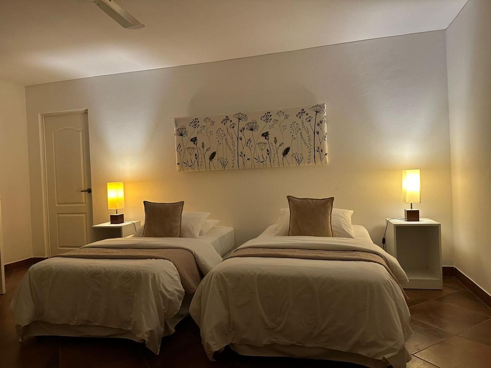 Palomos Hotel